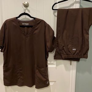 Grey’s Anatomy Signature Scrub Set, brown, 3X